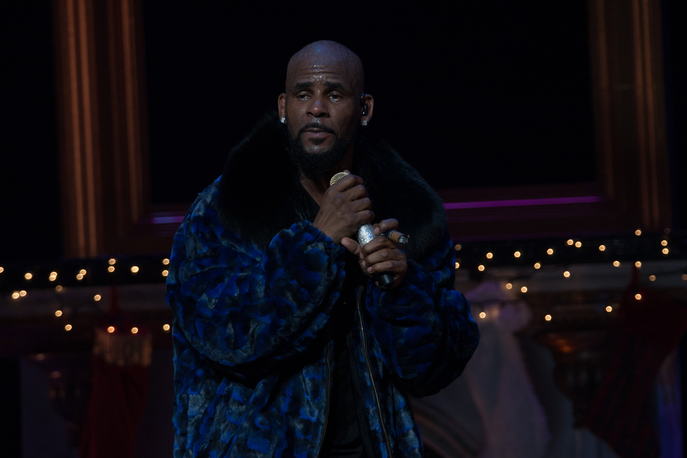 R Kelly Chicago Defender