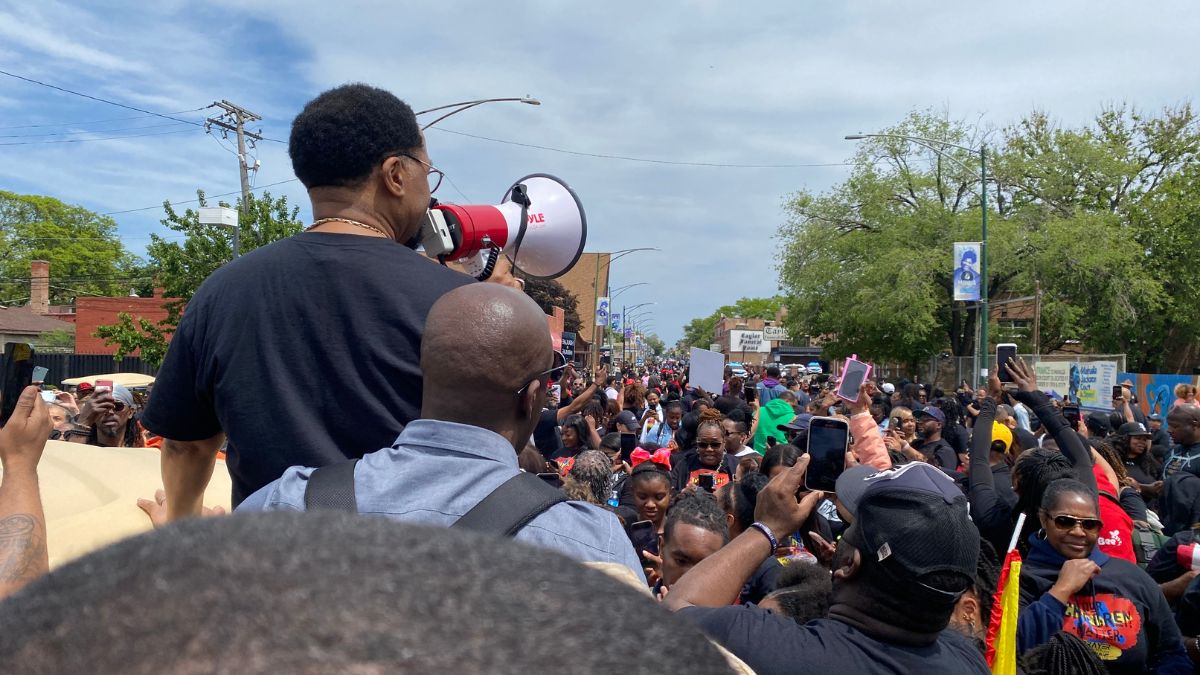 Pastor addresses crowd of demonstrators