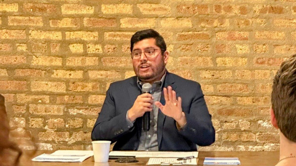 Ald. Carlos Ramirez-Rosa resigns