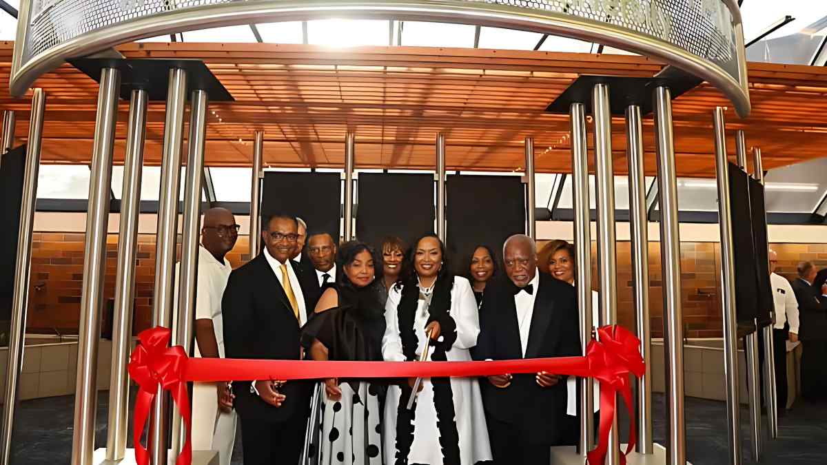 Illinois Black Hall of Fame ribbon cutting at Governors State University