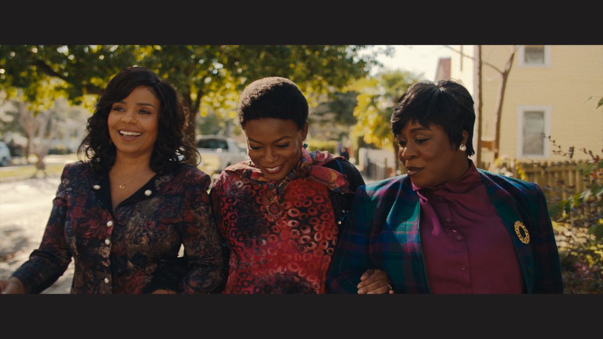 Sanaa Lathan, Aunjanue Ellis-Taylor, and Uzo Aduba in The Supremes at Earl's All-You-Can-Eat