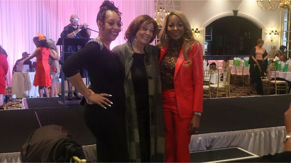 Society of Mannequins