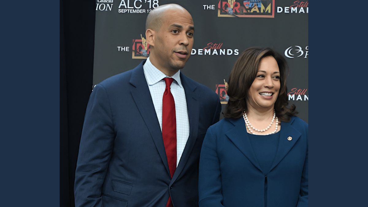 Cory Booker and Kamala Harris (Photo Credit Roy LewisThe Washington Informer).